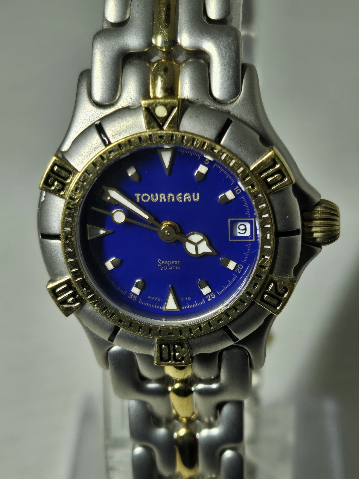 Ladies Vintage Tourneau Seapearl Dive Military Rotating Bezel New Battery Watch